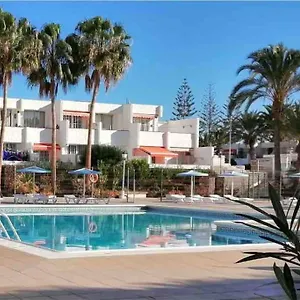 palm-holiday.adeje-hotels.com/