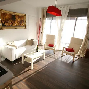near-clot-sagrada-familia-apartment.topbarcelonahotels.com/